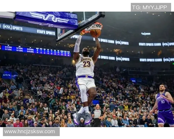 爵士与湖人对决战术解析及关键球员表现分析 爵士与湖人对决战术解析及关键球员表现分析